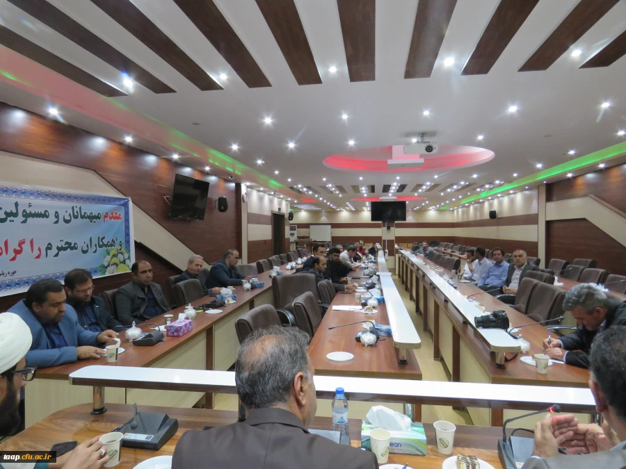  برگزاری جلسه  شورای اداری پردیس علامه امینی تبریز در سالن شمس پردیس
 2