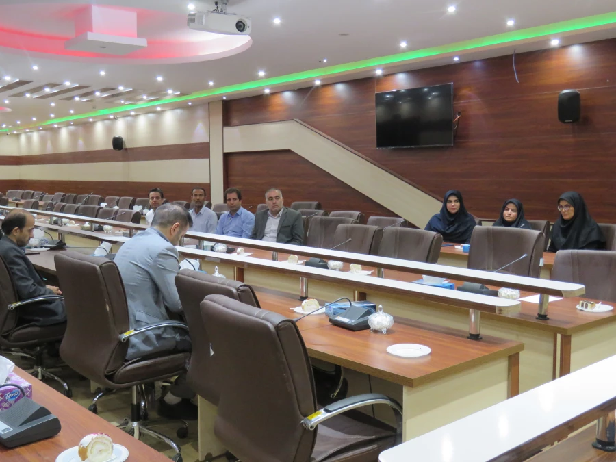  برگزاری جلسه  شورای اداری پردیس علامه امینی تبریز در سالن شمس پردیس
 2