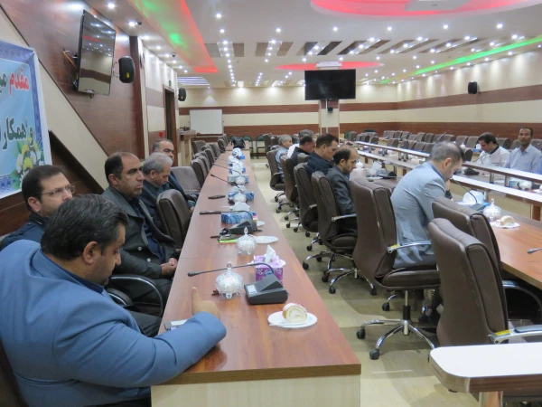  برگزاری جلسه  شورای اداری پردیس علامه امینی تبریز در سالن شمس پردیس
 2