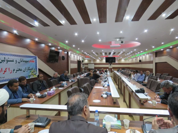  برگزاری جلسه  شورای اداری پردیس علامه امینی تبریز در سالن شمس پردیس
 2