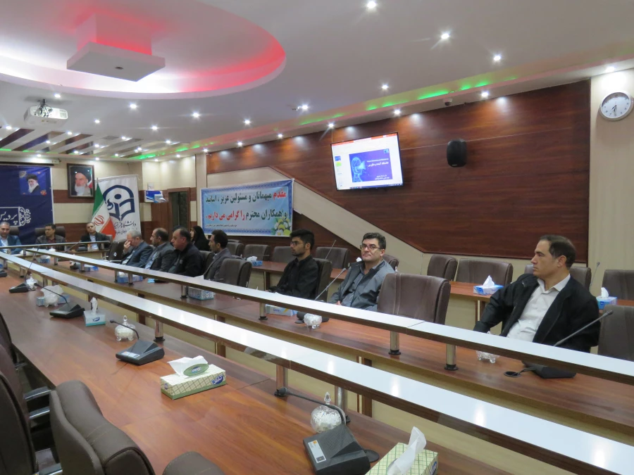 دوره تخصصی  متاورس و هوش مصنوعی در سالن شمس پردیس علامه امینی تبریز برگزار شد.
 2