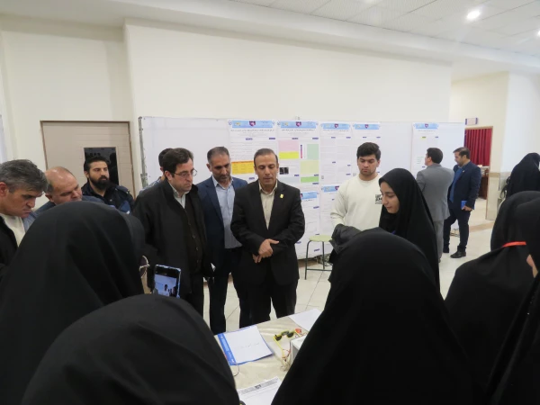 بازدید از دستاوردهای دانشجومعلمان در ششمین همایش ملی فیزیک در پردیس فاطمه الزهرا(س) تبریز 2