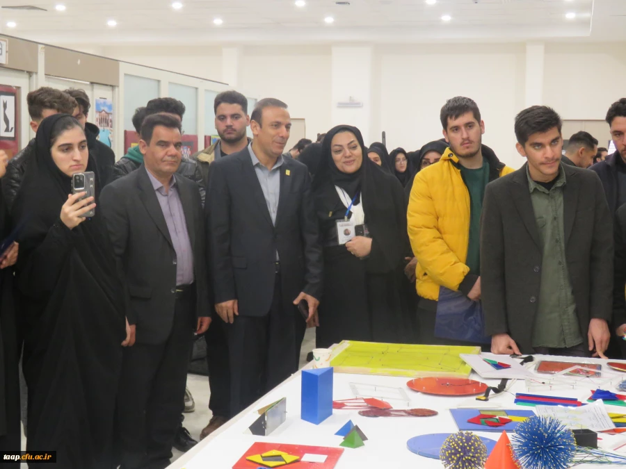 بازدید از دست سازه های دانشجومعلمان در ششمین همایش ملی ریاضی در پردیس فاطمه الزهرا(س) تبریز 2