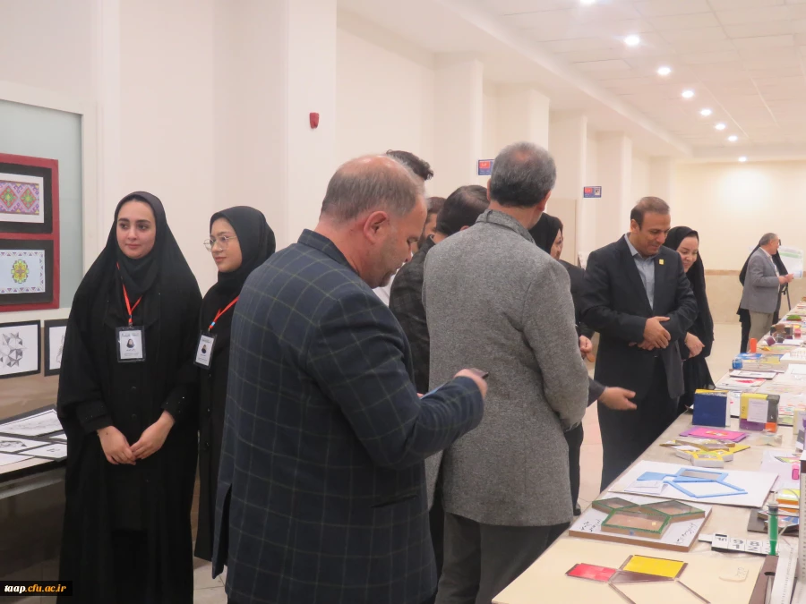 بازدید از دست سازه های دانشجومعلمان در ششمین همایش ملی ریاضی در پردیس فاطمه الزهرا(س) تبریز 7