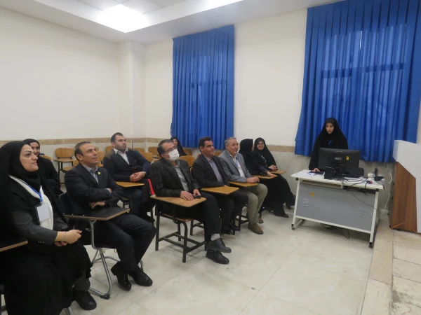 بازدید از دست سازه های دانشجومعلمان در ششمین همایش ملی ریاضی در پردیس فاطمه الزهرا(س) تبریز 8