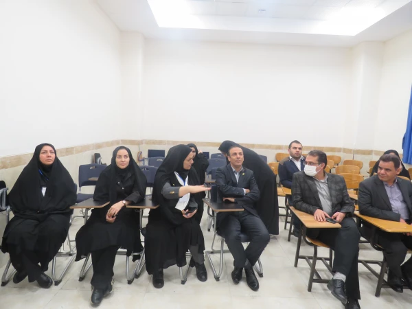 بازدید از دست سازه های دانشجومعلمان در ششمین همایش ملی ریاضی در پردیس فاطمه الزهرا(س) تبریز 2