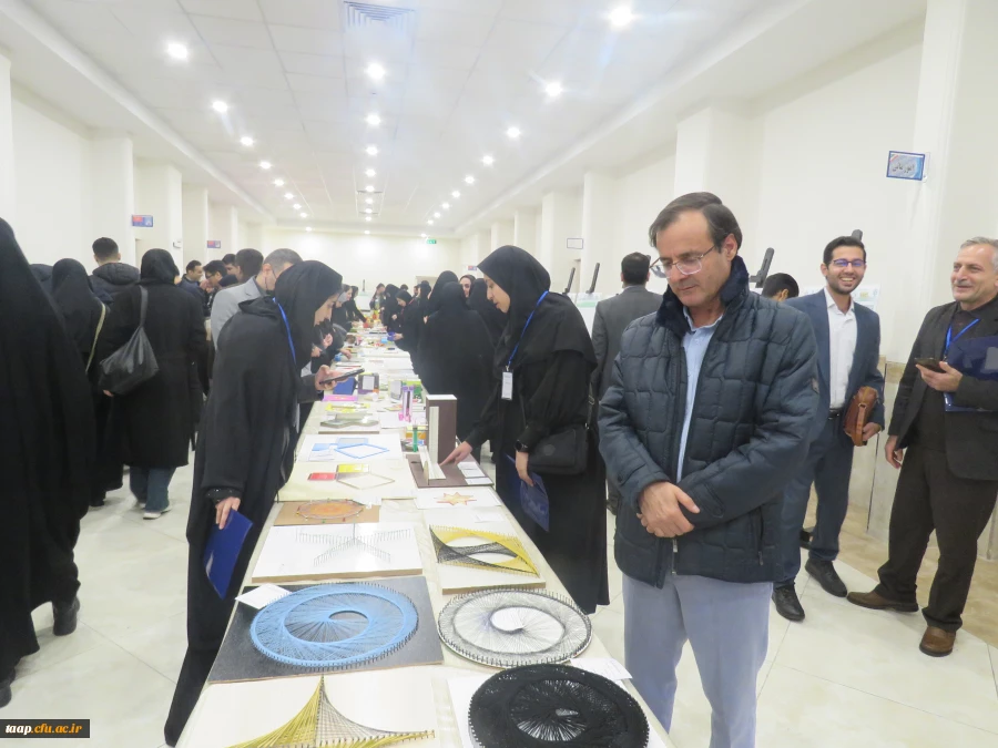 بازدید از دست سازه های دانشجومعلمان در ششمین همایش ملی ریاضی در پردیس فاطمه الزهرا(س) تبریز 2