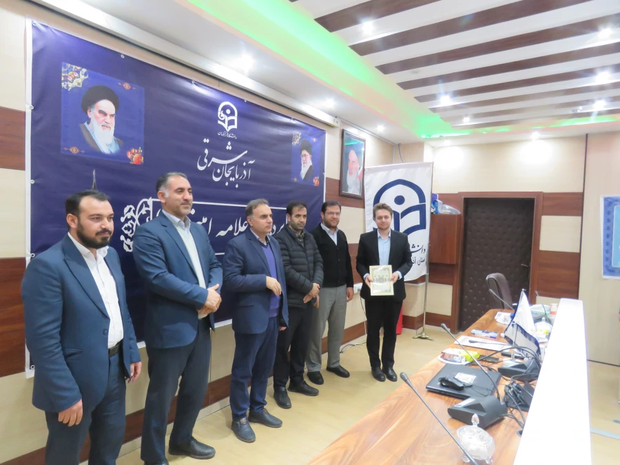 آیین معارفه دبیران کانون های فرهنگی و انجمن های علمی برگزار شد. 2