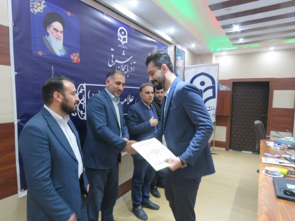 آیین معارفه دبیران کانون های فرهنگی و انجمن های علمی برگزار شد. 3