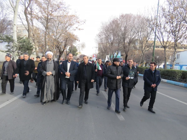 حضور پر شور خانواده ولایتمدار دانشگاه فرهنگیان آذربایجان شرقی در راهپیمایی محکومیت اغتشاشگران آمریکایی و صهیونیستی 7