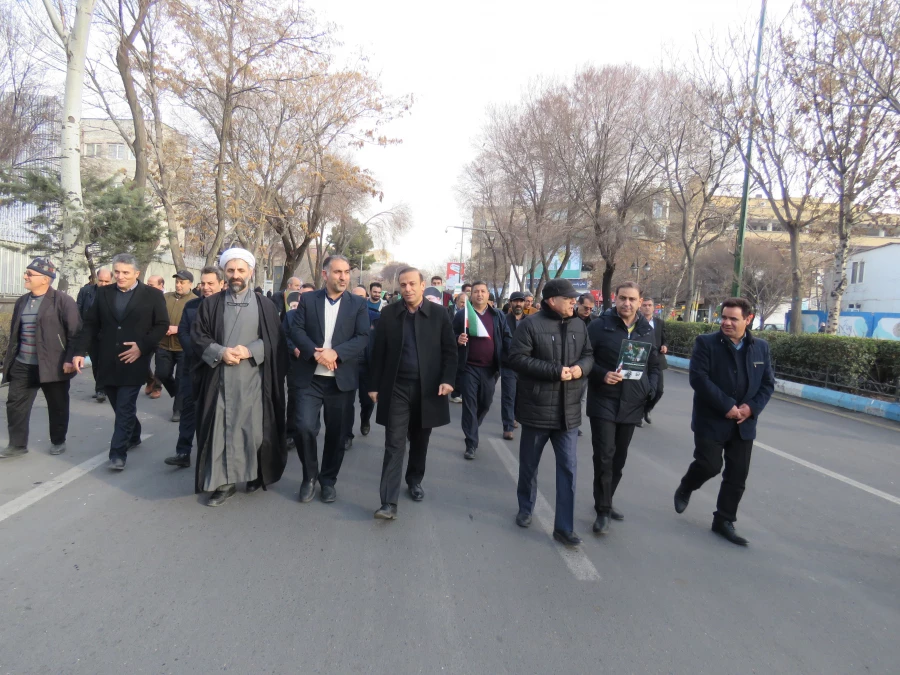حضور پر شور خانواده ولایتمدار دانشگاه فرهنگیان آذربایجان شرقی در راهپیمایی محکومیت اغتشاشگران آمریکایی و صهیونیستی 7