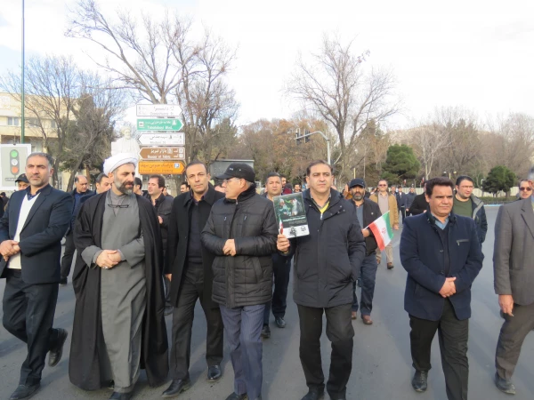 حضور پر شور خانواده ولایتمدار دانشگاه فرهنگیان آذربایجان شرقی در راهپیمایی محکومیت اغتشاشگران آمریکایی و صهیونیستی 9