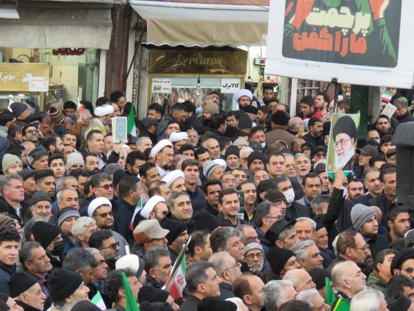 حضور پر شور خانواده ولایتمدار دانشگاه فرهنگیان آذربایجان شرقی در راهپیمایی محکومیت اغتشاشگران آمریکایی و صهیونیستی 19