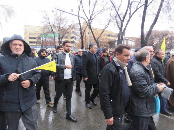حضور پر شور خانواده ولایتمدار دانشگاه فرهنگیان آذربایجان شرقی در راهپیمایی 22 بهمن ماه 1404 4