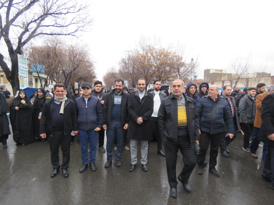 حضور پر شور خانواده ولایتمدار دانشگاه فرهنگیان آذربایجان شرقی در راهپیمایی 22 بهمن ماه 1404 6