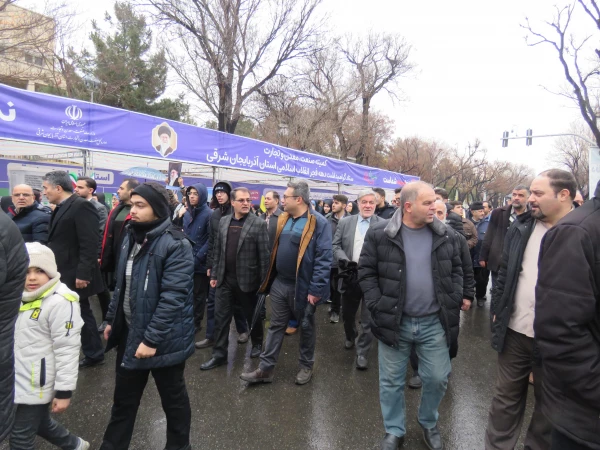 حضور پر شور خانواده ولایتمدار دانشگاه فرهنگیان آذربایجان شرقی در راهپیمایی 22 بهمن ماه 1404 8