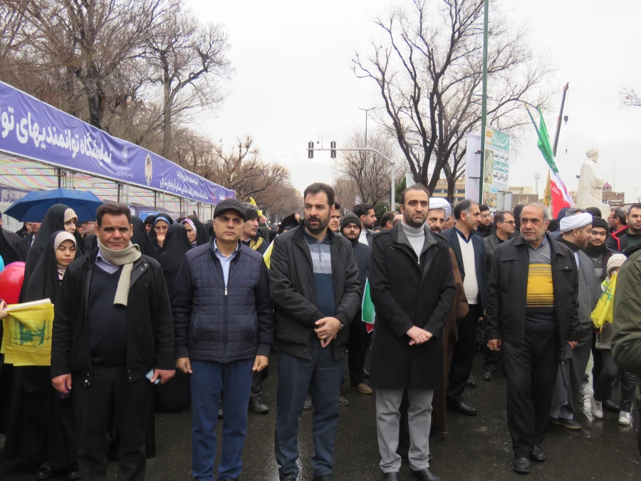 حضور پر شور خانواده ولایتمدار دانشگاه فرهنگیان آذربایجان شرقی در راهپیمایی 22 بهمن ماه 1404 11