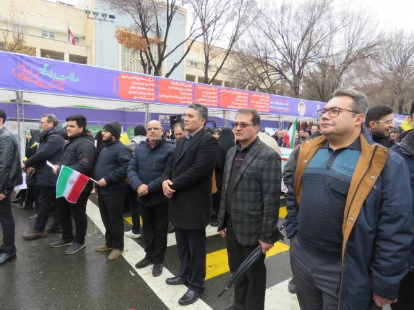 حضور پر شور خانواده ولایتمدار دانشگاه فرهنگیان آذربایجان شرقی در راهپیمایی 22 بهمن ماه 1404 15