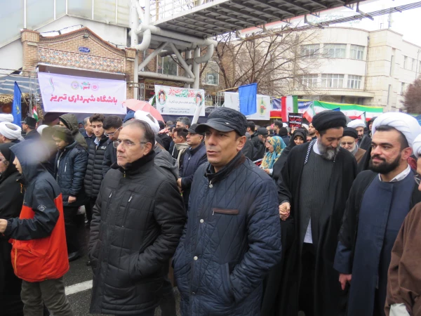 حضور پر شور خانواده ولایتمدار دانشگاه فرهنگیان آذربایجان شرقی در راهپیمایی 22 بهمن ماه 1404 17
